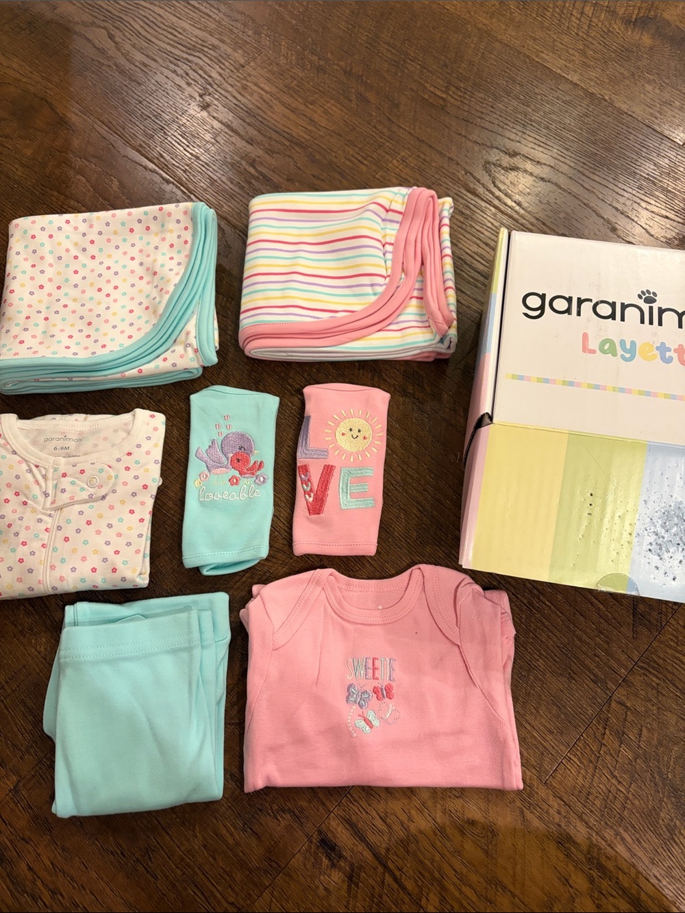Garanimals gift box set size 6-9 M NWT